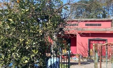 Casa en venta - 3 dormitorios 2 baños - 200mts2 - Longchamps