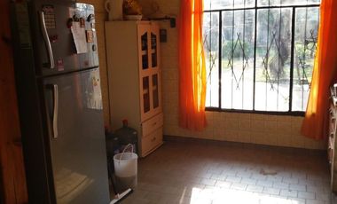 Casa en venta - 3 dormitorios 2 baños - 200mts2 - Longchamps