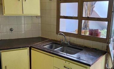 Casa en venta - 3 dormitorios 1 baño - 180mts2 - Chivilcoy