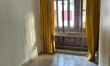 Casa en venta - 3 dormitorios 1 baño - 180mts2 - Chivilcoy
