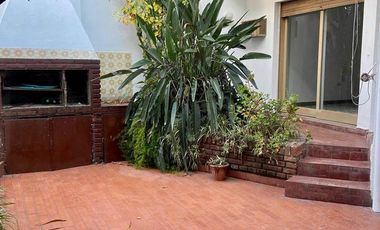 Casa en venta - 3 dormitorios 1 baño - 180mts2 - Chivilcoy