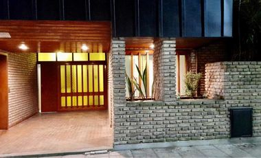 Casa en venta - 3 dormitorios 1 baño - 180mts2 - Chivilcoy
