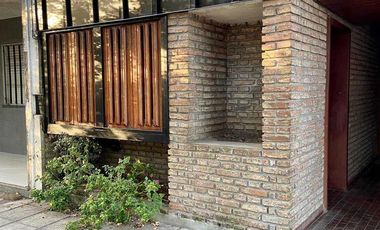 Casa en venta - 3 dormitorios 1 baño - 180mts2 - Chivilcoy