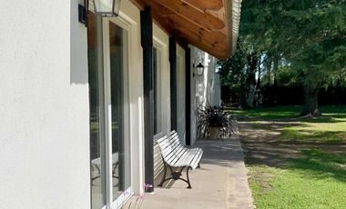 Quinta en venta -  3 dormitorios 3 baños - 200mts2 - Bragado