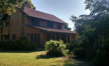 Quinta en venta - 5 dormitorios 3 baños - 396mts2 - Mar Del Plata