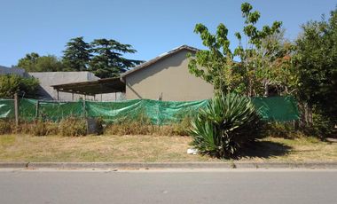 Casa en venta - 2 dormitorios 1 baño - 170mts2 - Magdalena