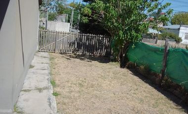 Casa en venta - 2 dormitorios 1 baño - 170mts2 - Magdalena
