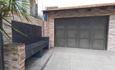 Casa en venta - 2 dormitorios 1 baño - 138.96mts2 - Mar Del Tuyu