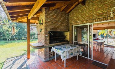 Casa  en venta - 4 Dormitorios 3 Baños - 290 mts2 - General Pacheco