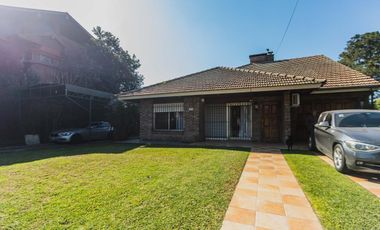 Casa  en venta - 4 Dormitorios 3 Baños - 290 mts2 - General Pacheco