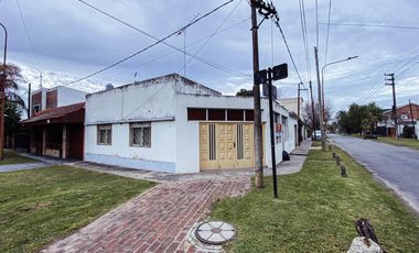 Casa en venta - 3 dormitorios 1 baño - cochera - 145 mts2 - Manuel B Gonnet