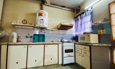 Casa en venta - 3 dormitorios 1 baño - cochera - 145 mts2 - Manuel B Gonnet