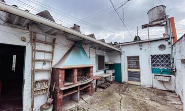 Casa en venta - 3 dormitorios 1 baño - cochera - 145 mts2 - Manuel B Gonnet