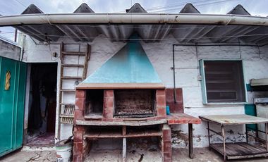 Casa en venta - 3 dormitorios 1 baño - cochera - 145 mts2 - Manuel B Gonnet