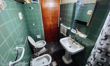 Casa en venta - 3 dormitorios 1 baño - cochera - 145 mts2 - Manuel B Gonnet