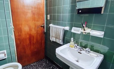 Casa en venta - 3 dormitorios 1 baño - cochera - 145 mts2 - Manuel B Gonnet