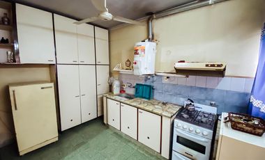 Casa en venta - 3 dormitorios 1 baño - cochera - 145 mts2 - Manuel B Gonnet