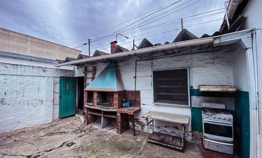 Casa en venta - 3 dormitorios 1 baño - cochera - 145 mts2 - Manuel B Gonnet