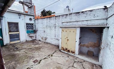 Casa en venta - 3 dormitorios 1 baño - cochera - 145 mts2 - Manuel B Gonnet