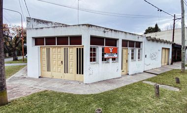 Casa en venta - 3 dormitorios 1 baño - cochera - 145 mts2 - Manuel B Gonnet