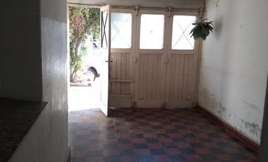 Casa en venta - 4 Dormitorios 2 Baños - 430 mts2 - 9 De Julio