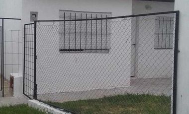 Complejo de casas en venta - 3 amb 2 dormitorio 1 baño - 480 mts2 - Alejandro Korn