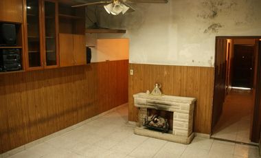 Casa en venta - 3 dormitorios 2 baños - patio parrilla  - 150 mts2 - Martin Coronado