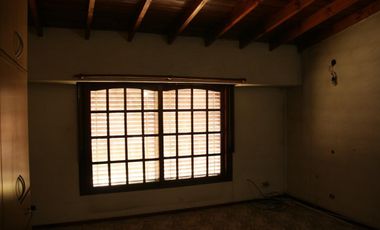 Casa en venta - 3 dormitorios 2 baños - patio parrilla  - 150 mts2 - Martin Coronado