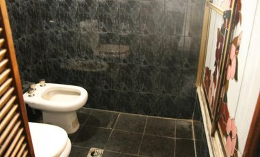 Casa en venta - 3 dormitorios 2 baños - patio parrilla  - 150 mts2 - Martin Coronado