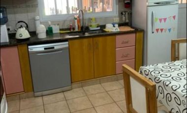 Casa en venta - 4 dormitorios 2 baños - 230mts2 - Sarandi