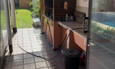 Casa en venta - 4 dormitorios 2 baños - 230mts2 - Sarandi