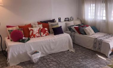 Casa en venta - 2 dormitorios 2 baños - 240mts2 - Carmen De Areco