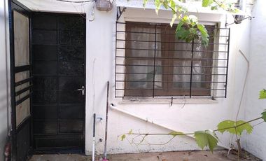 Casa en venta - 2 dormitorios 2 baños - 240mts2 - Carmen De Areco