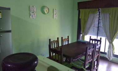 Casa Americana  muy buen estado- Burzaco