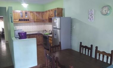 Casa Americana  muy buen estado- Burzaco