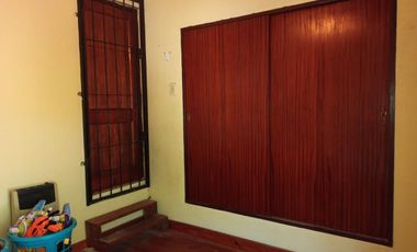 Casa en venta - 4 dormitorios 3 baños - quincho con parrilla -160mts2- Quilmes