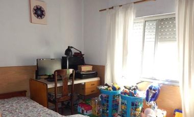 Casa en venta - 4 dormitorios 3 baños - quincho con parrilla -160mts2- Quilmes