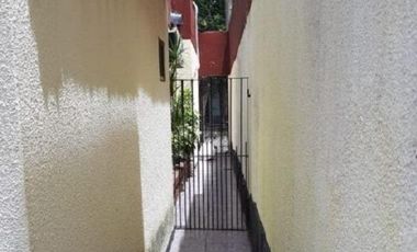 Casa en venta - 4 dormitorios 3 baños - quincho con parrilla -160mts2- Quilmes