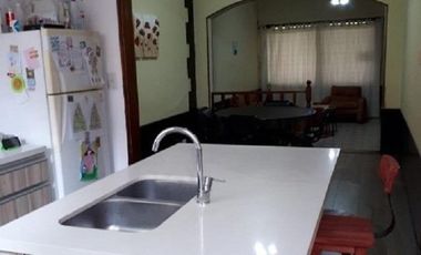 Casa en venta - 4 dormitorios 3 baños - quincho con parrilla -160mts2- Quilmes