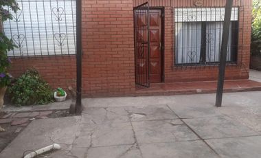 Casa en venta - 2 dormitorios 2 baños - local - patio - 300mts2- Tortuguitas