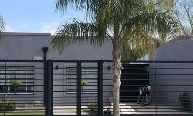 Casa en venta - 2 Dormitorios 1 Baño - 101 mts2 - Baradero