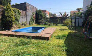 Casa en venta - 3 dormitorios 1 baño - patio y pileta - 450mts2 - Ezpeleta Este