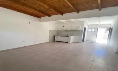 PH en venta - 2 Dormitorios 1 Baño - Patio - Cochera - 70mts2 - City Bell, La Plata