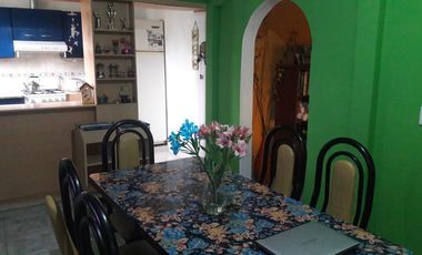 Casa en venta - 5 dormitorios 2 baños - patio departamento - 300mts2 - Merlo