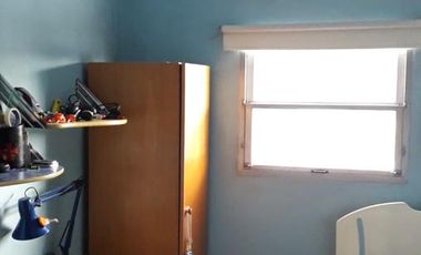 Casa en venta - 5 dormitorios 2 baños - patio departamento - 300mts2 - Merlo