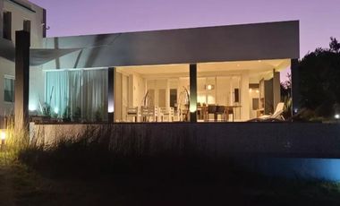 Casa en venta - 5 Dormitorios 4 Baños - 1.550Mts2 - Pinamar