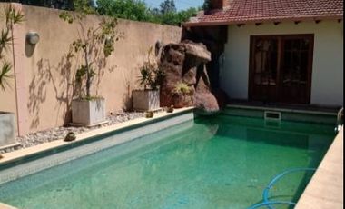 Casa en venta - 4 dormitorios 3 baños - quincho pileta - 348mts2  - Don Torcuato