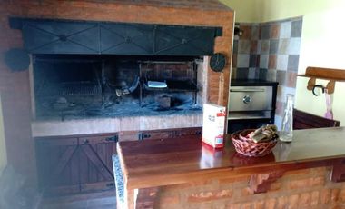 Casa en venta - 4 dormitorios 3 baños - quincho pileta - 348mts2  - Don Torcuato