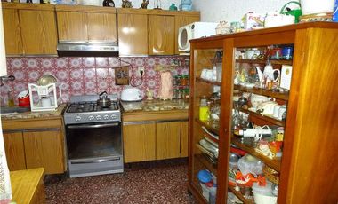 Casa en venta - 3 dormitorios 2 baños - 149mts2 - José León Suarez