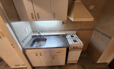 Departamento en alquiler,2 ambientes, zona Congreso, excelente estado.